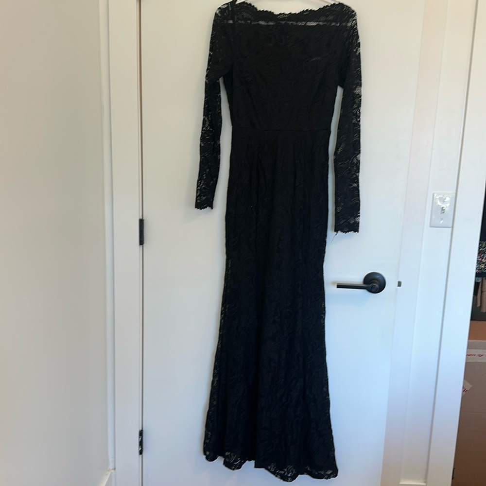 Lulu’s black lace dress